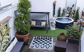 Small Cozy Room In Patio With Piano And Snooker - Sintra Wow